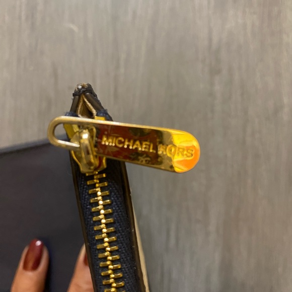 Michael KORS wallet, Blue & gold hardware. - Picture 5 of 6